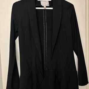 Dynamite Black Open-Front Blazer